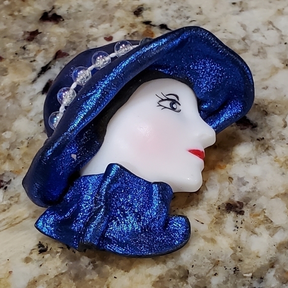 VINTAGE 1980S LADY HEAD FACE BROOCH PIN FASHION COSTUME JEWELRY METALLIC BLUE - Picture 4 of 8